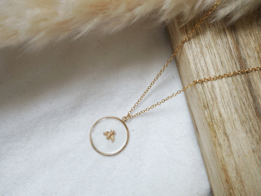 TREASURE BEE necklace