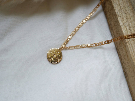 LOUIS VUITTON necklace